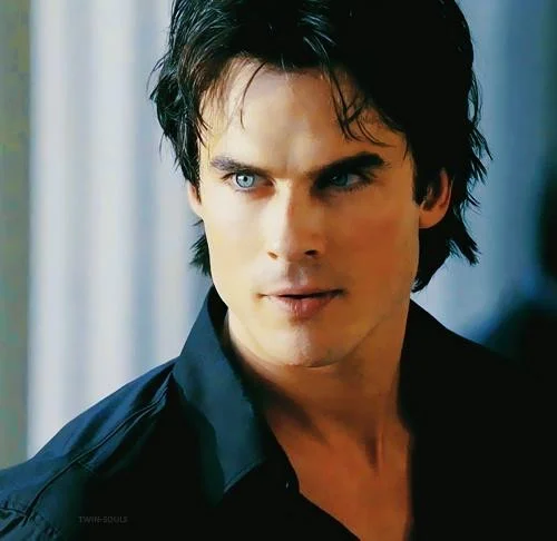Damon Salvatore (personaje principal)
