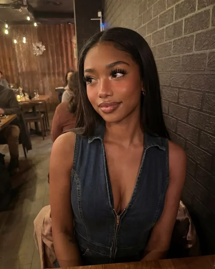 Nia.