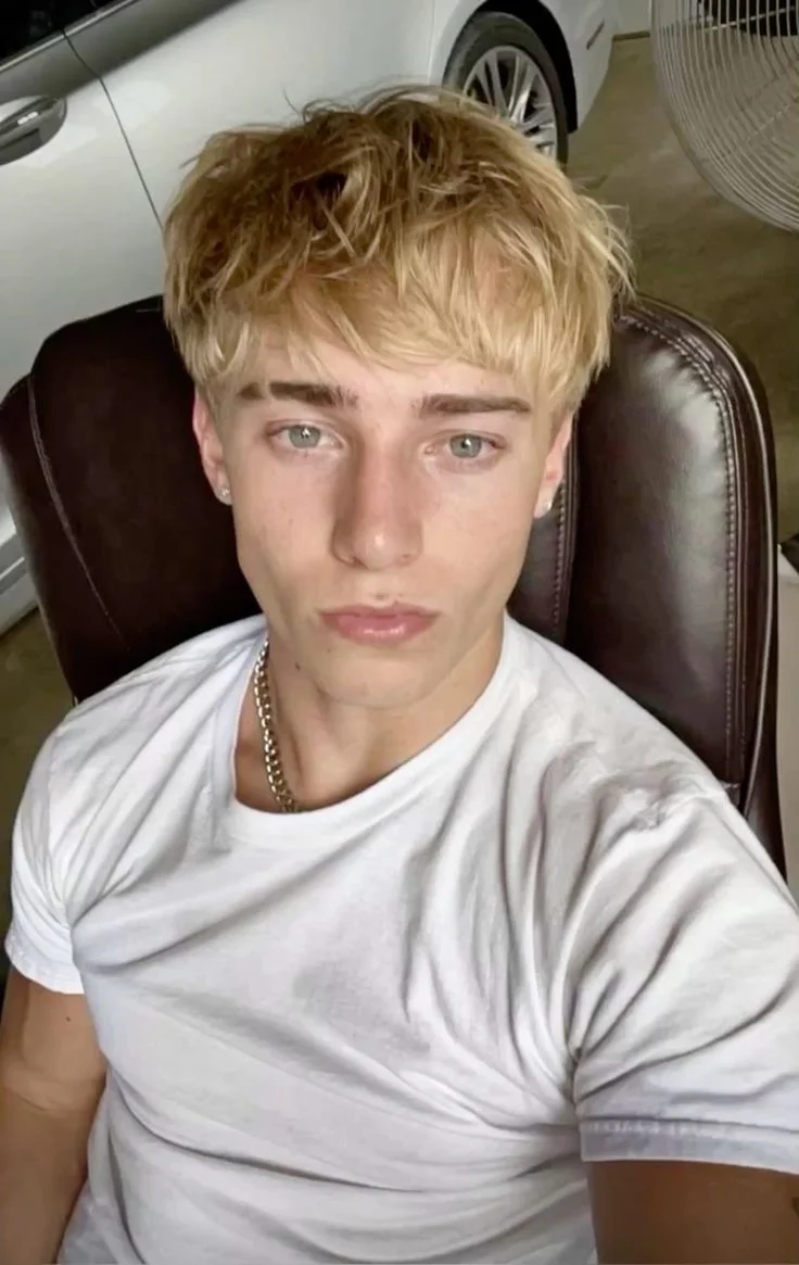 Joey Lynch