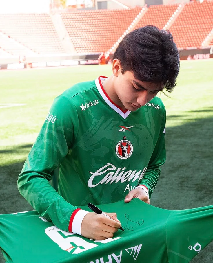 Gilberto Mora