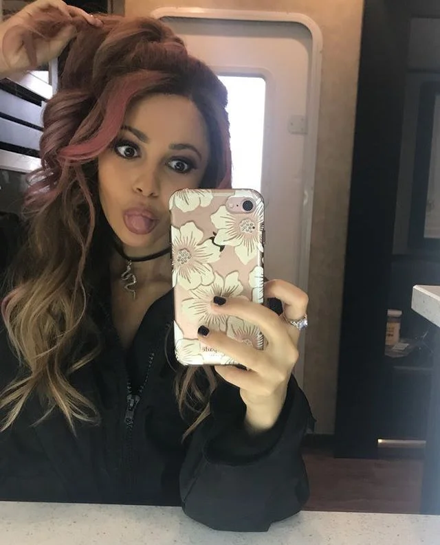 Toni Topaz