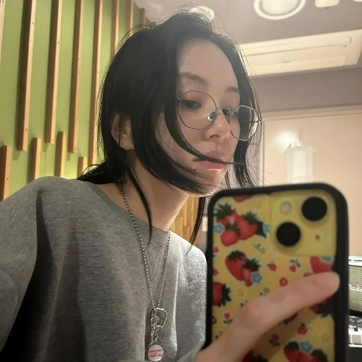 Son Chaeyoung (손채영)