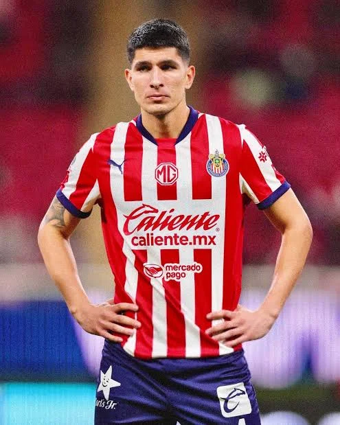 Miguel Tapias (#4)